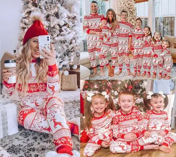 Рождественские пижамы Семейные комплекты 2023 Рождественские пижамы с оленями Домашняя одежда с семейным принтом Пижамы детская одежда